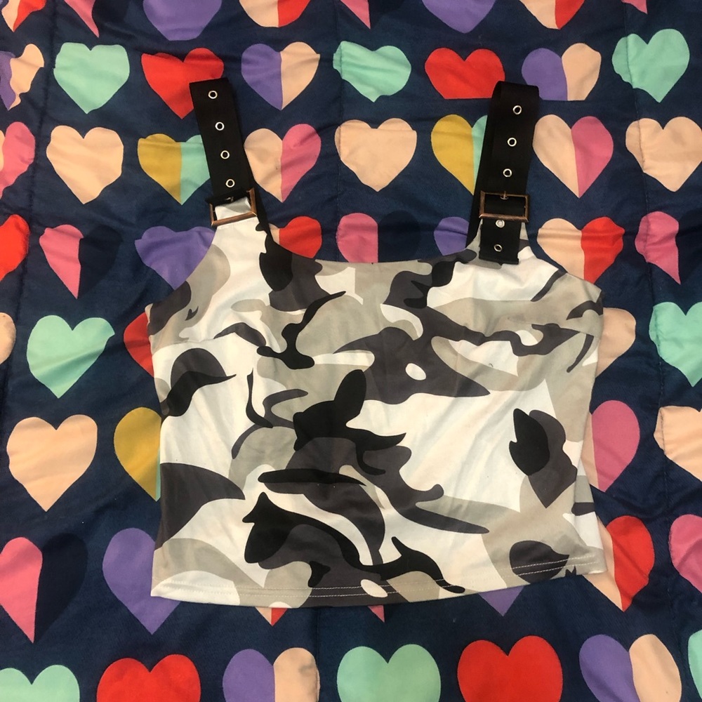 Camouflage print shirt with belt like straps